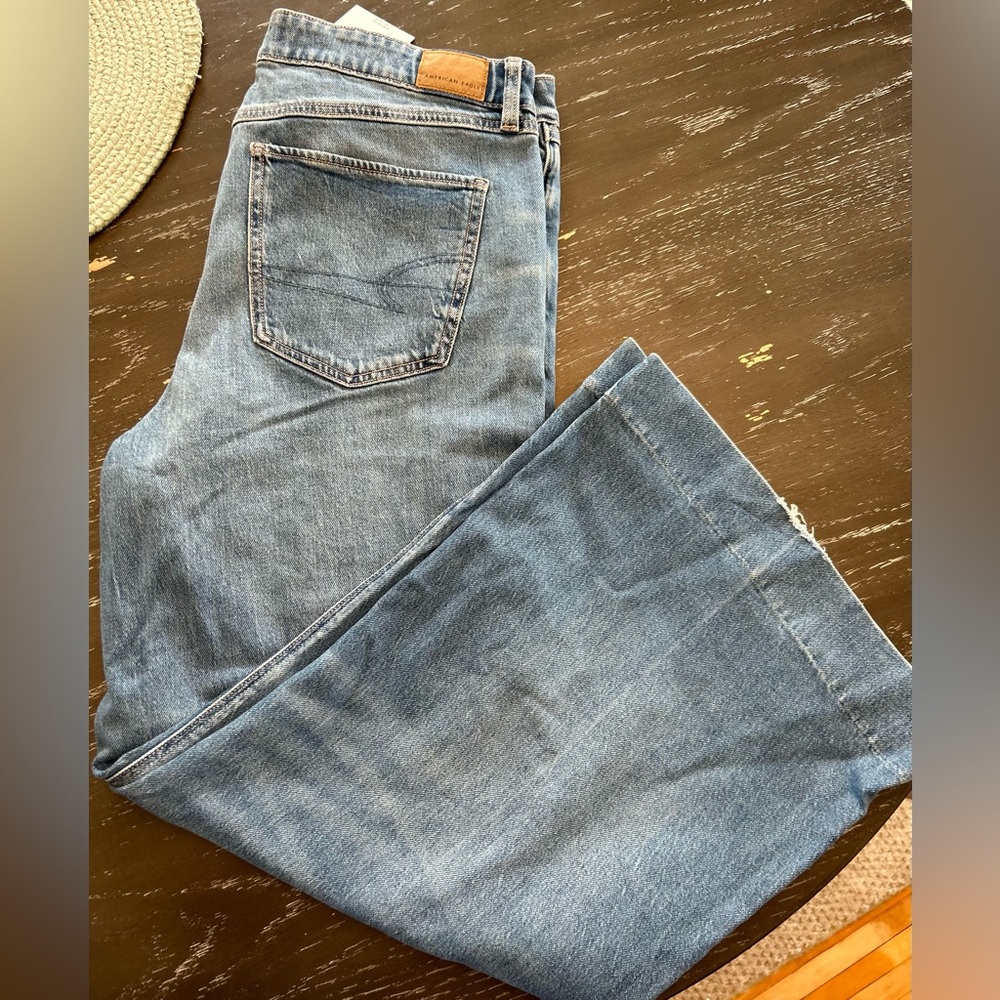 Awesome & Super flattering pair of American Eagle High Rise, Flare (wide leg) - Picture 8 of 13